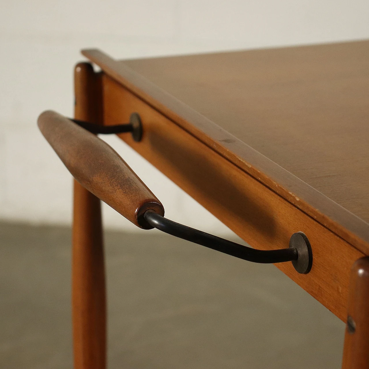 Carrello in legno a doppio ripiano con vassoio asportabile per Reguitti, anni '60 5