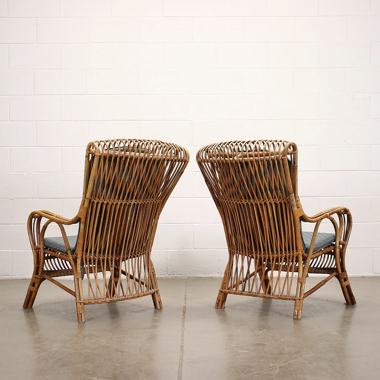 Coppia di poltrone in vimini, anni '60 8