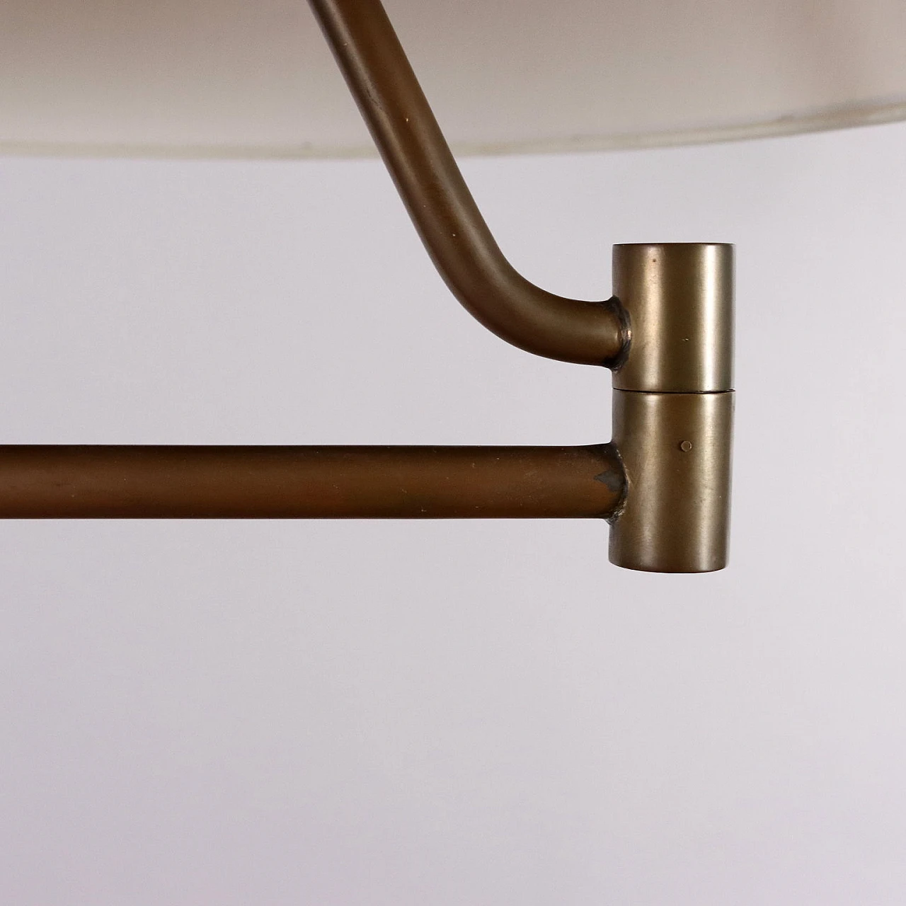 Floor lamp in stained wood and brass, 1950s 7