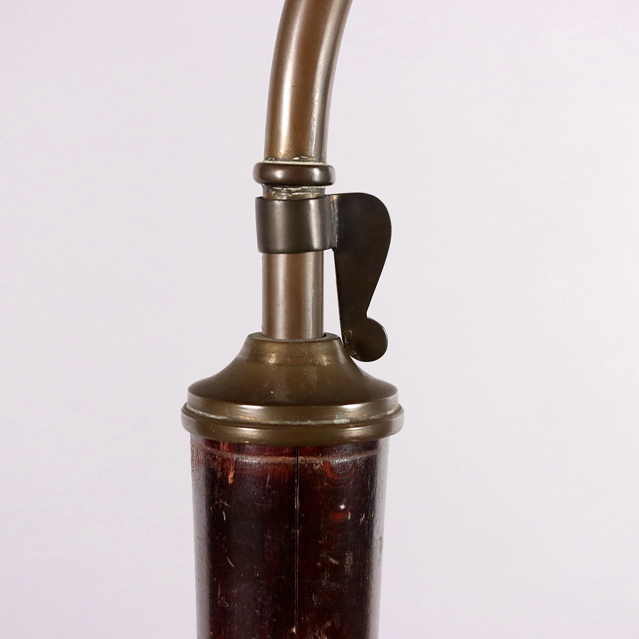 Floor lamp in stained wood and brass, 1950s 8