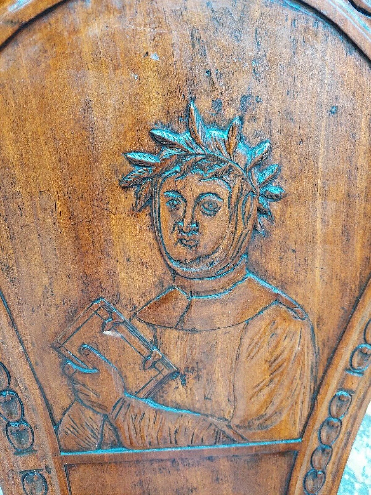 Coppia di sedie in legno intagliato con poeti e lira, fine '800 7