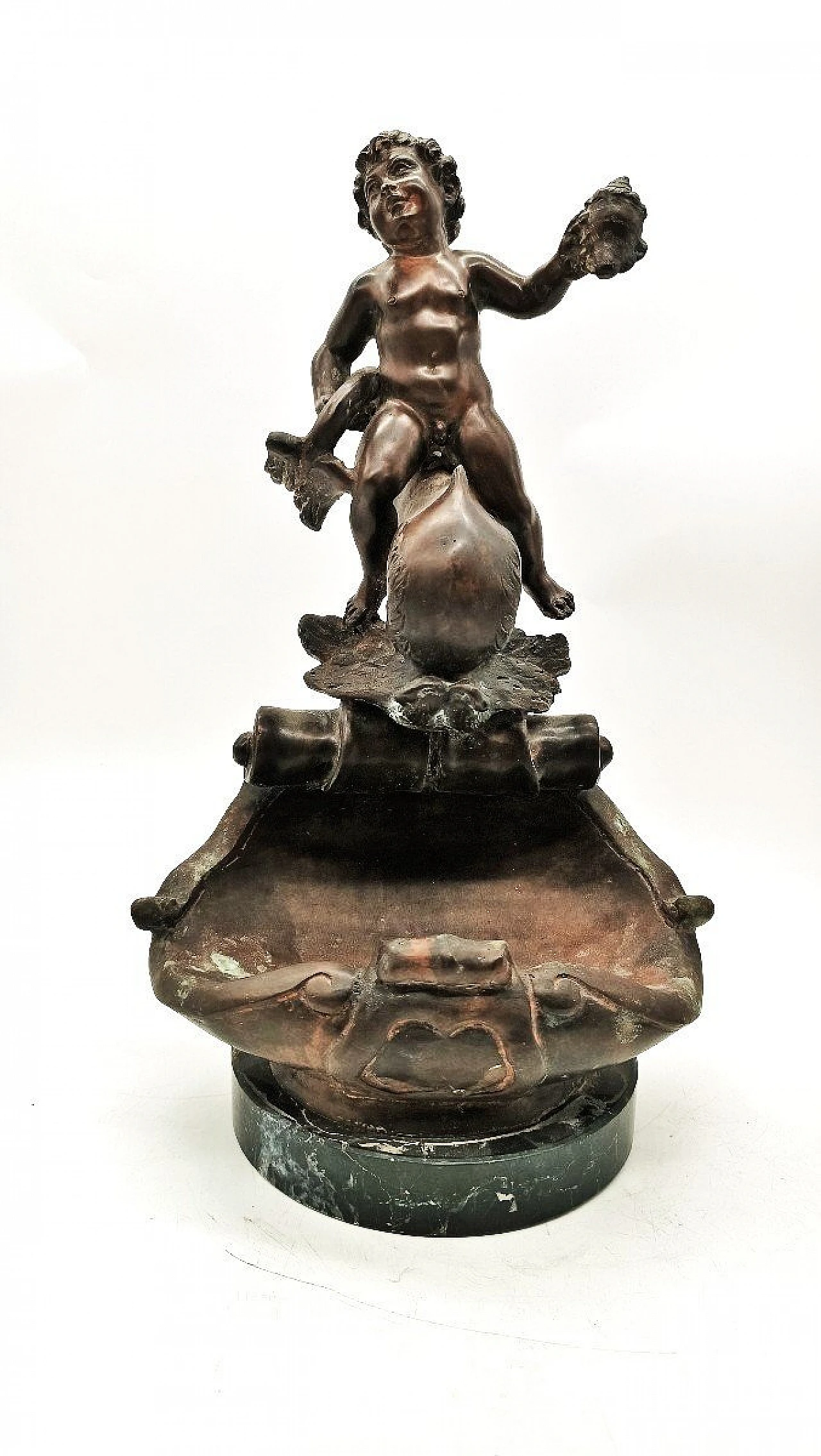 V. Cinque, putto con delfino, scultura in bronzo, fine '800 1