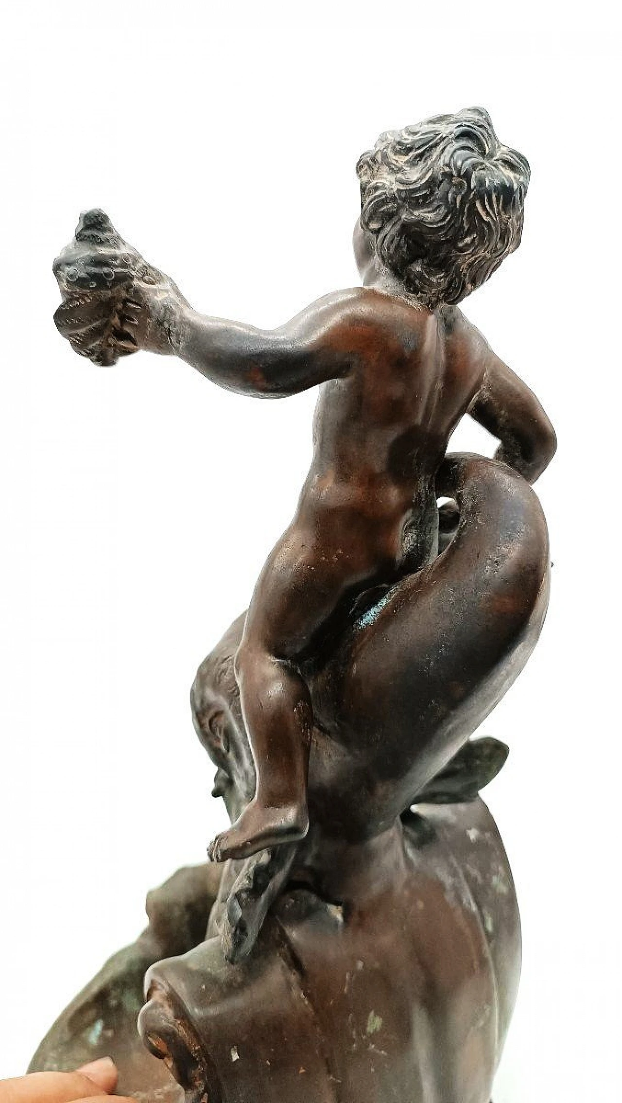 V. Cinque, putto con delfino, scultura in bronzo, fine '800 7