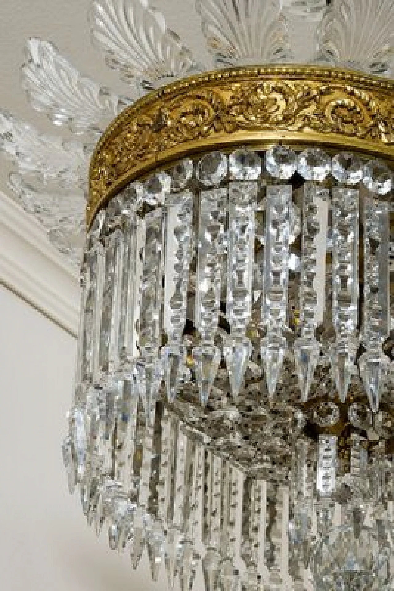 Crystal and chiselled bronze oval chandelier, 1930s 9