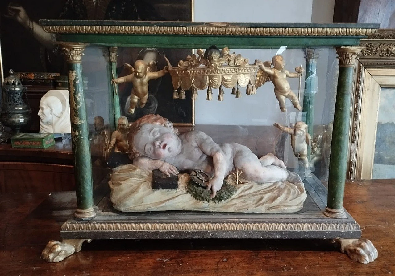 Stucco sleeping Baby Jesus sculpture in lacquered case, 18th century 8