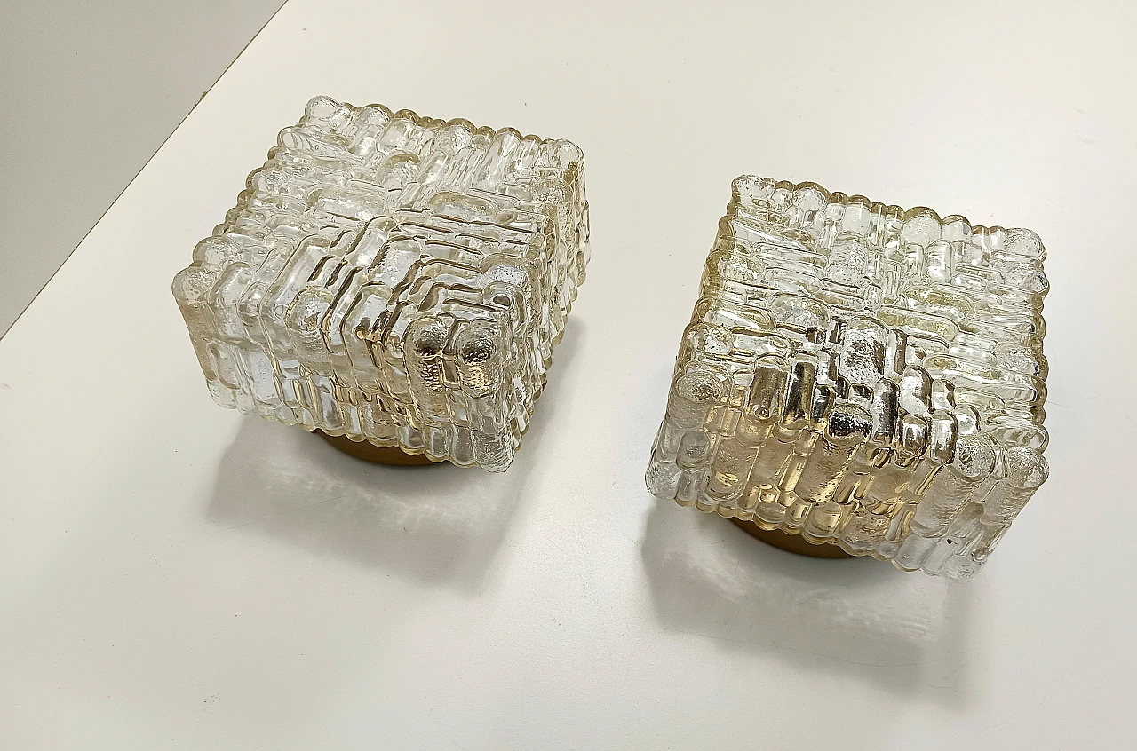 Pair of square wall lights in clear glass and iron, 1970s 5