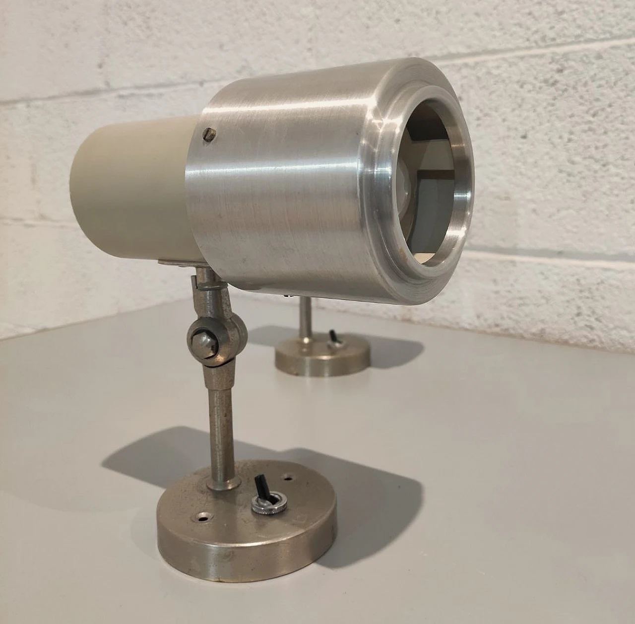 Coppia di applique orientabili in metallo di Stilnovo, anni '50 5