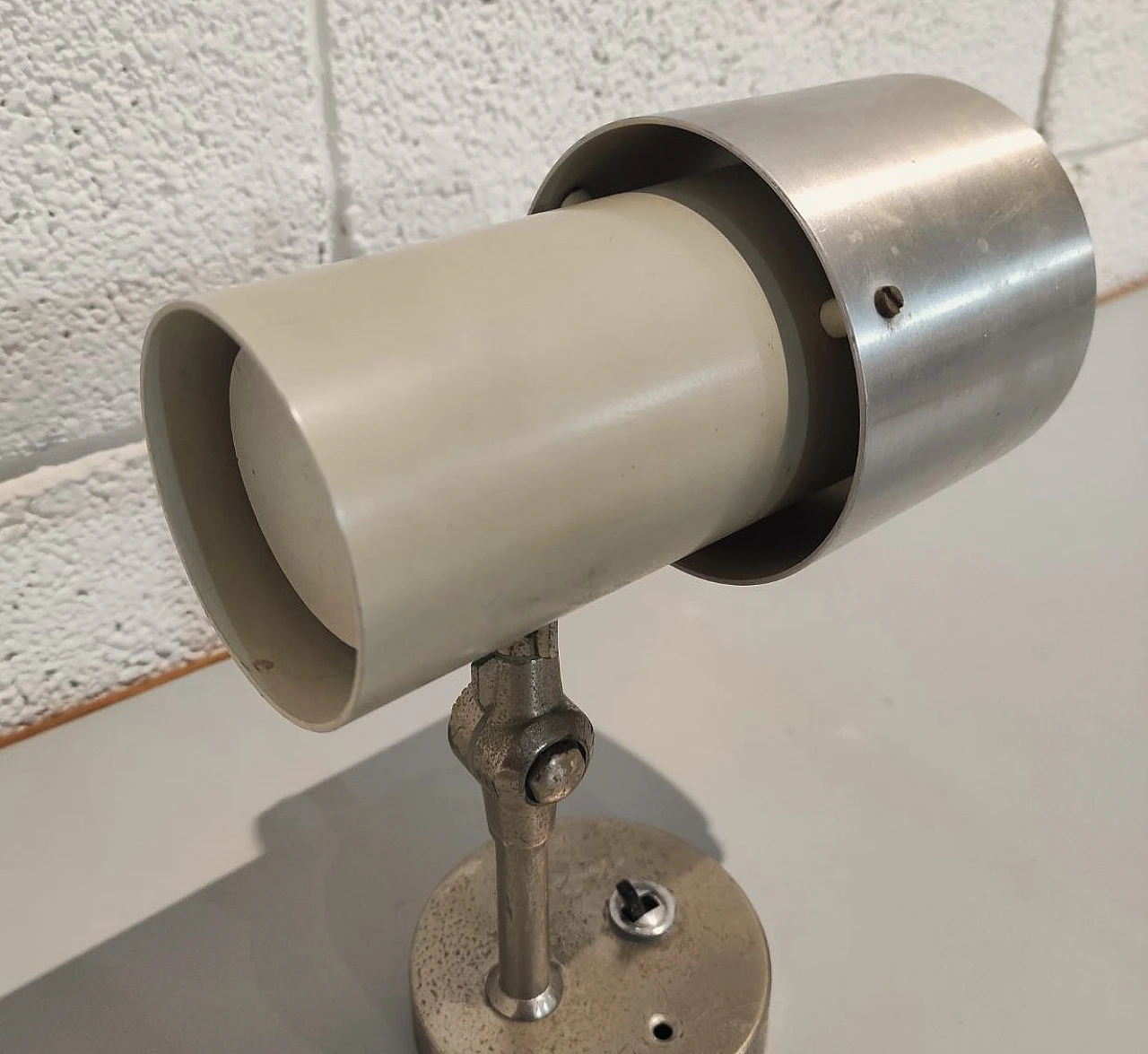 Coppia di applique orientabili in metallo di Stilnovo, anni '50 6