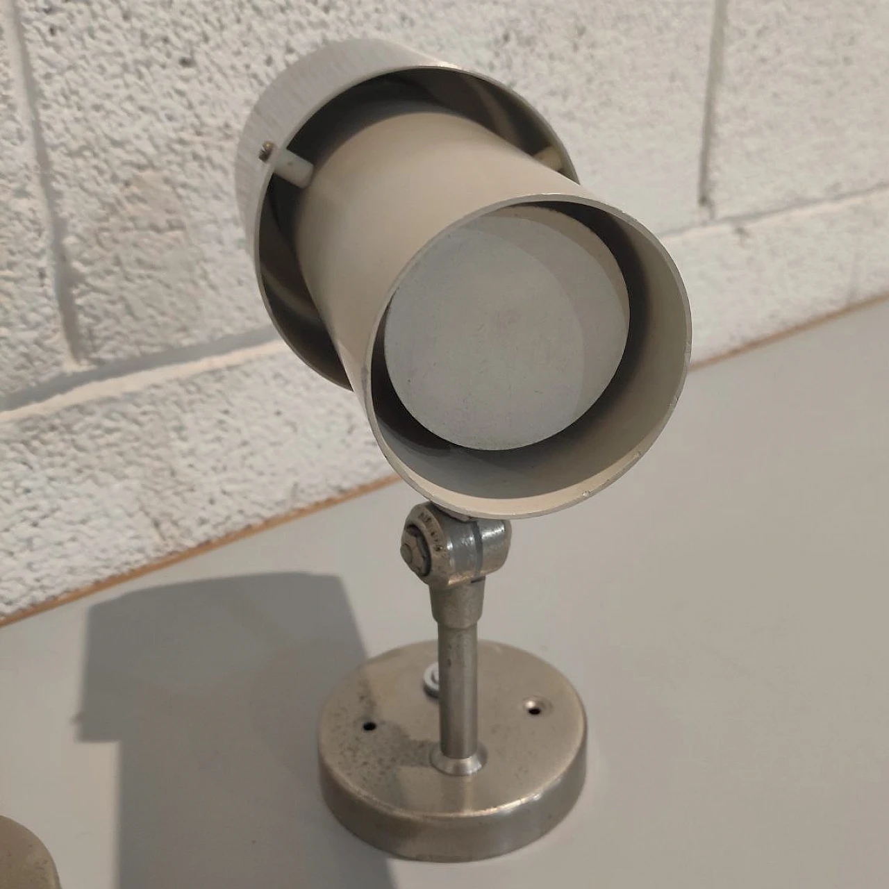 Coppia di applique orientabili in metallo di Stilnovo, anni '50 7