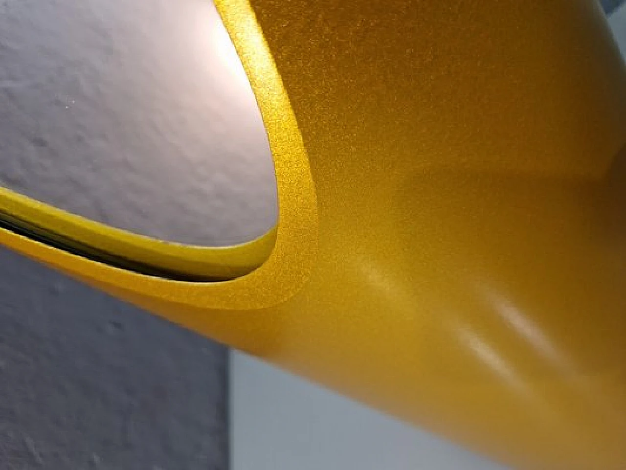 Specchio da terra Unghia in legno e pvc oro, anni 2000 7