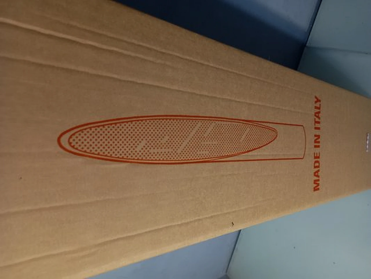 Specchio da terra Unghia in legno e pvc oro, anni 2000 12