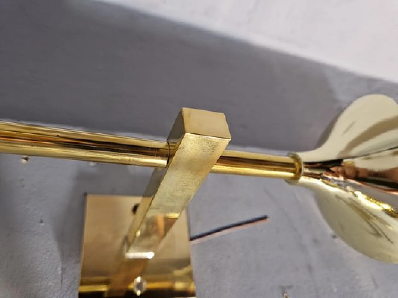 Coppia di Appliques a doppia sfera in vetro ed ottone, anni 2000 5