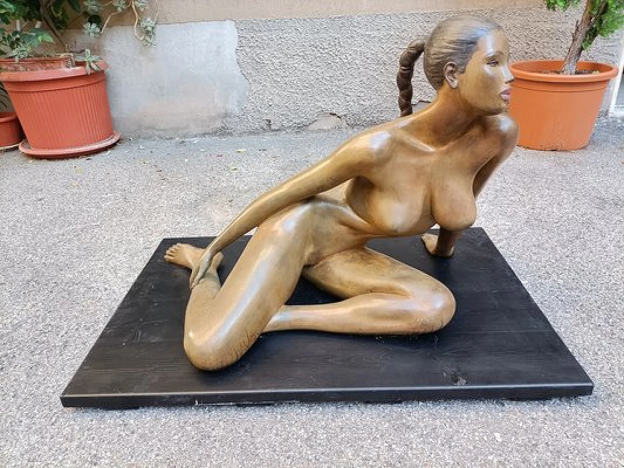 V. De Marchi, Nude of a woman, bronze sculpture on wood, 1980s 1