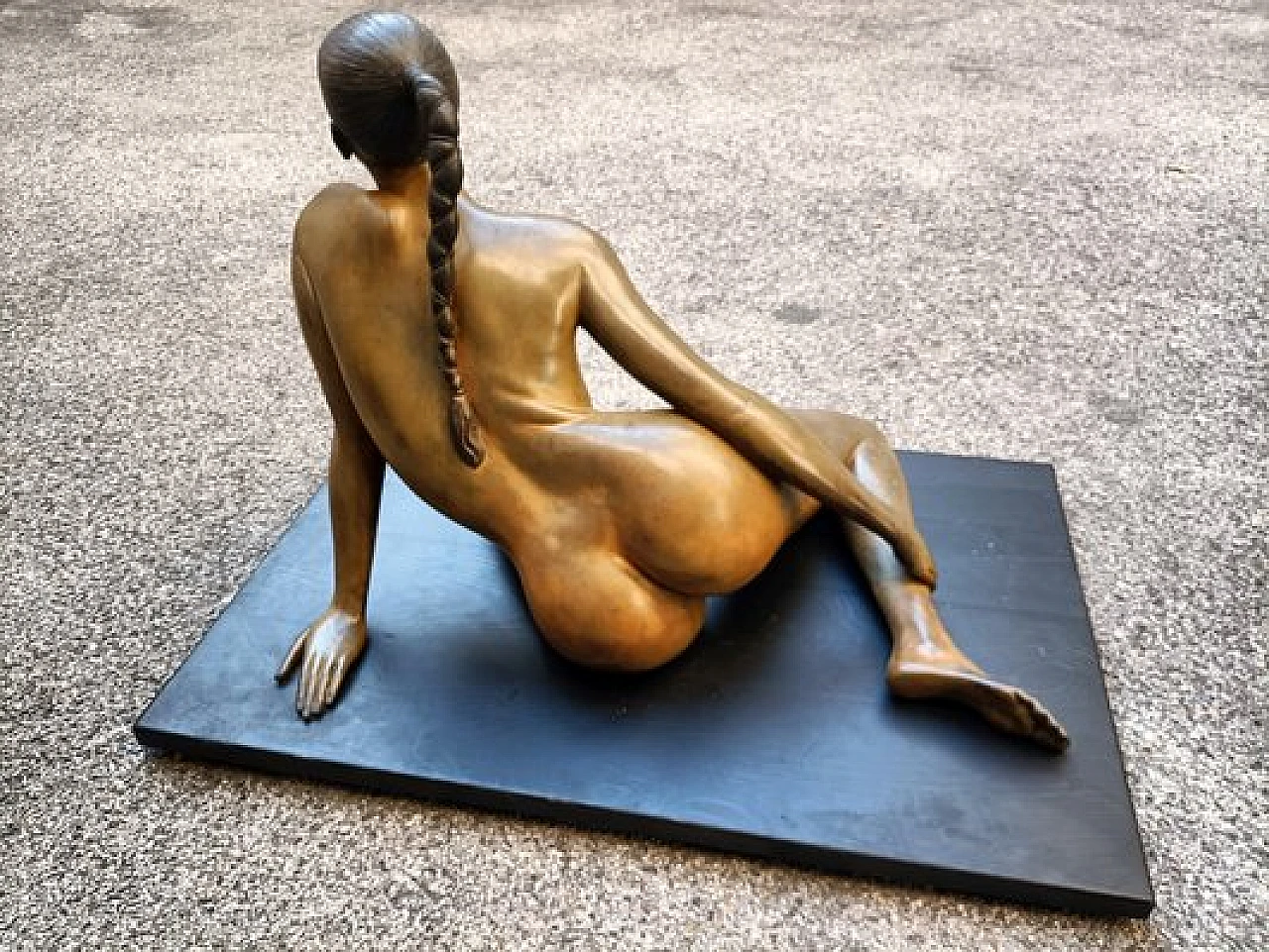 V. De Marchi, Nude of a woman, bronze sculpture on wood, 1980s 3