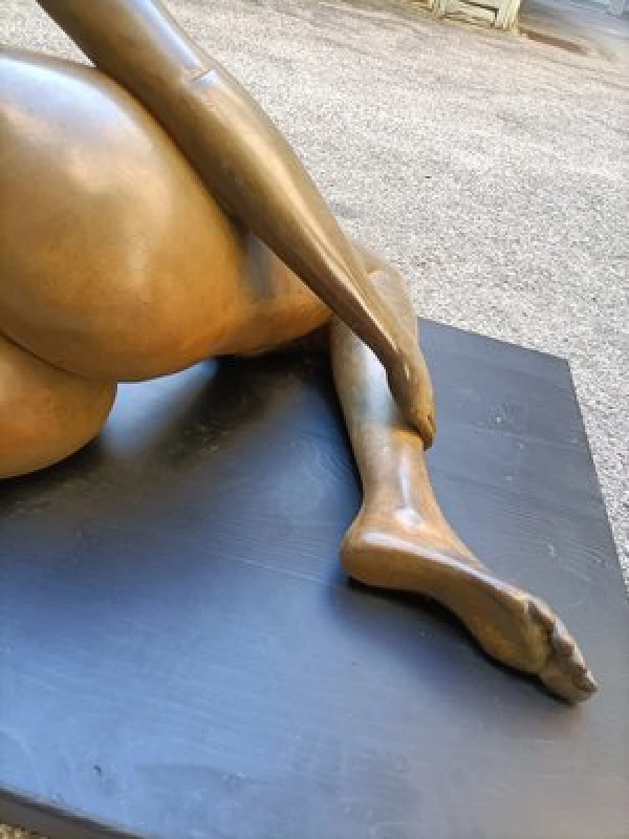 V. De Marchi, Nude of a woman, bronze sculpture on wood, 1980s 13