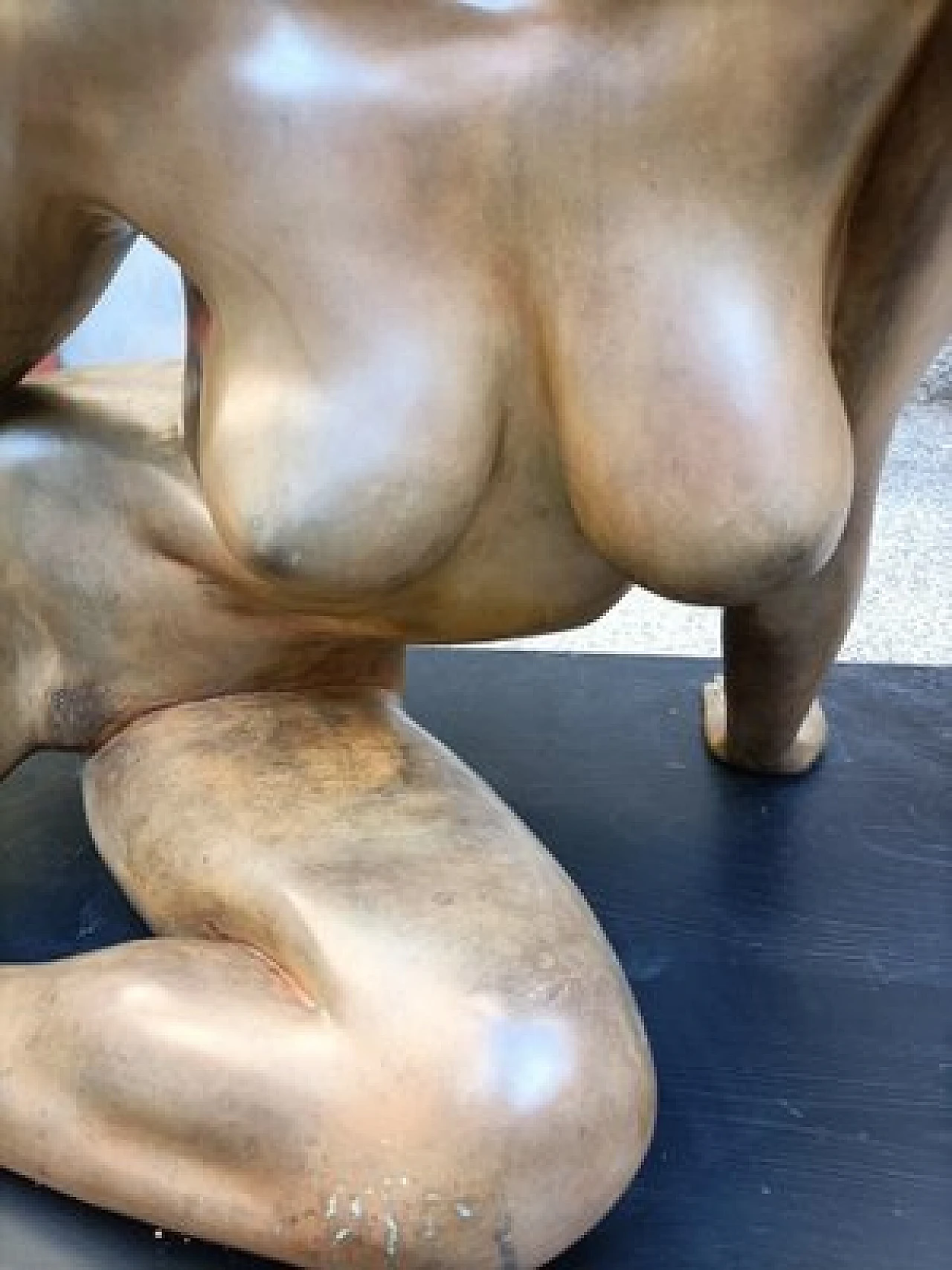 V. De Marchi, Nude of a woman, bronze sculpture on wood, 1980s 19