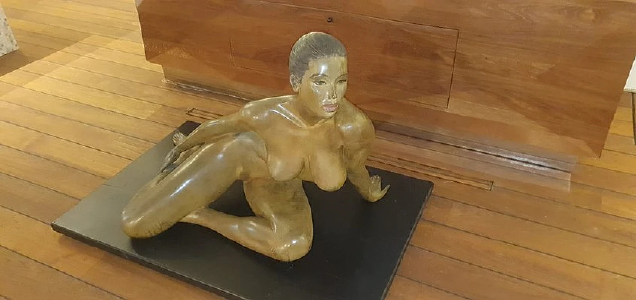 V. De Marchi, Nude of a woman, bronze sculpture on wood, 1980s 23