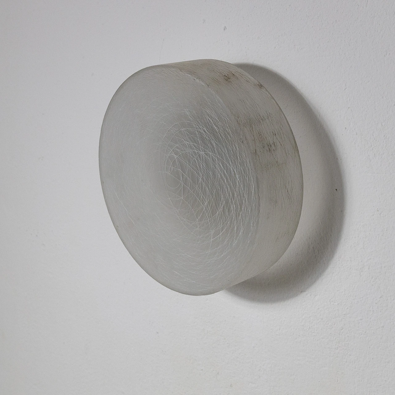 Coppia di lampade rotonde in vetro e metallo cromato, anni '60 4