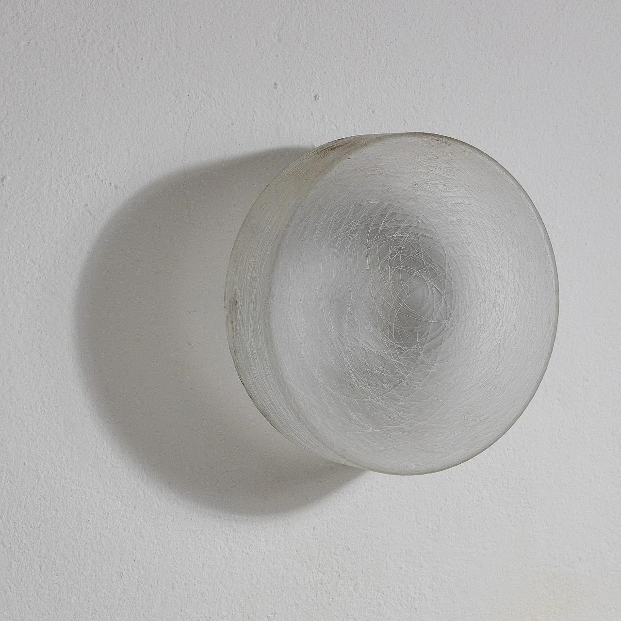 Coppia di lampade rotonde in vetro e metallo cromato, anni '60 9