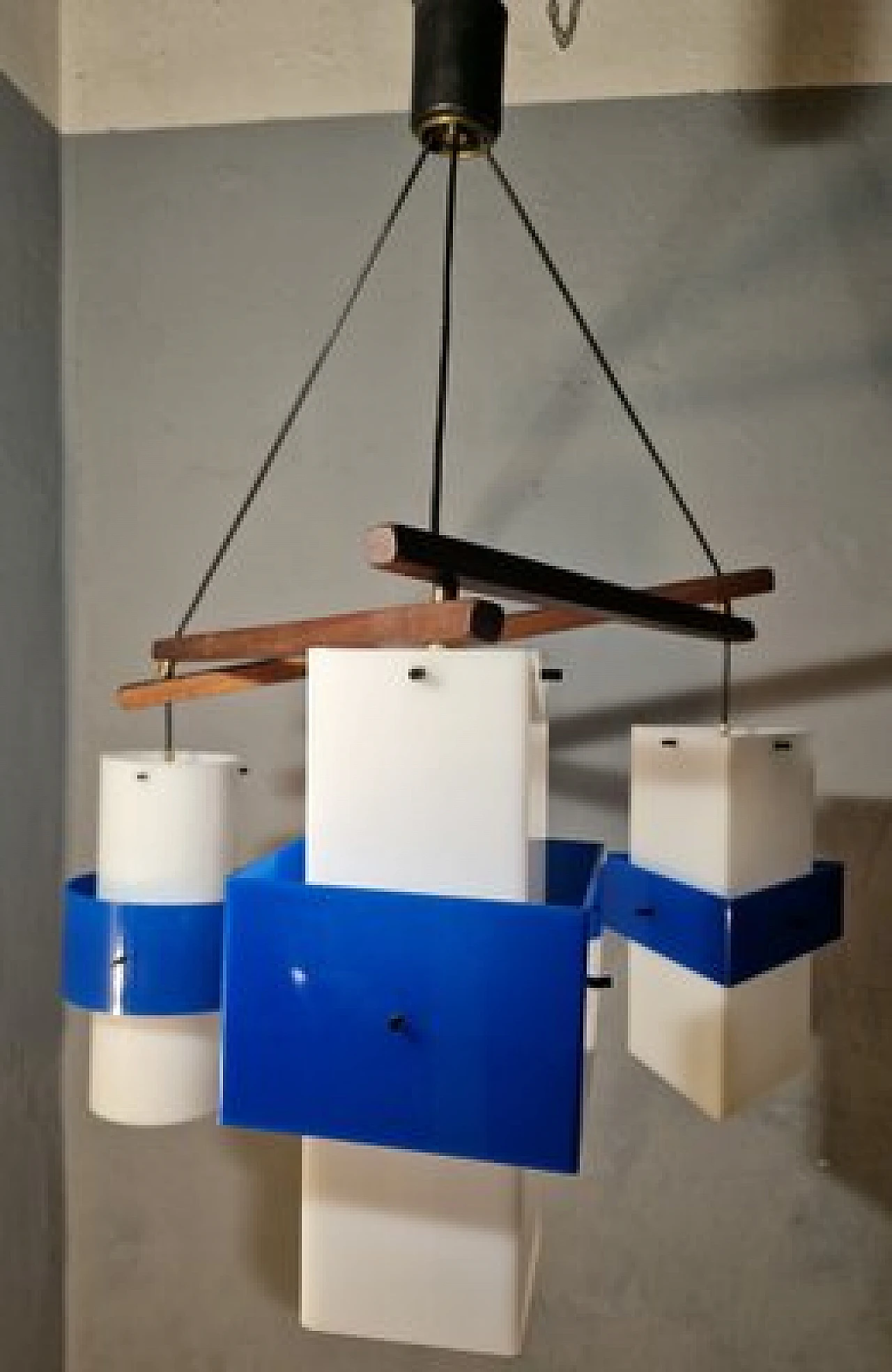 Lampadario in vetro acrilico bianco e blu di Stilux, anni '60 1