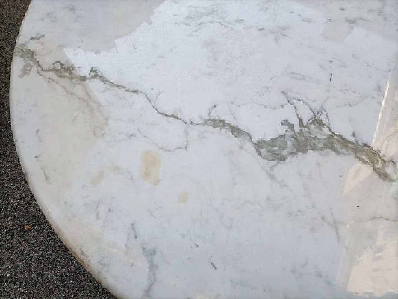 Round table in crome iron with white Carrara marble top, 1980s 4