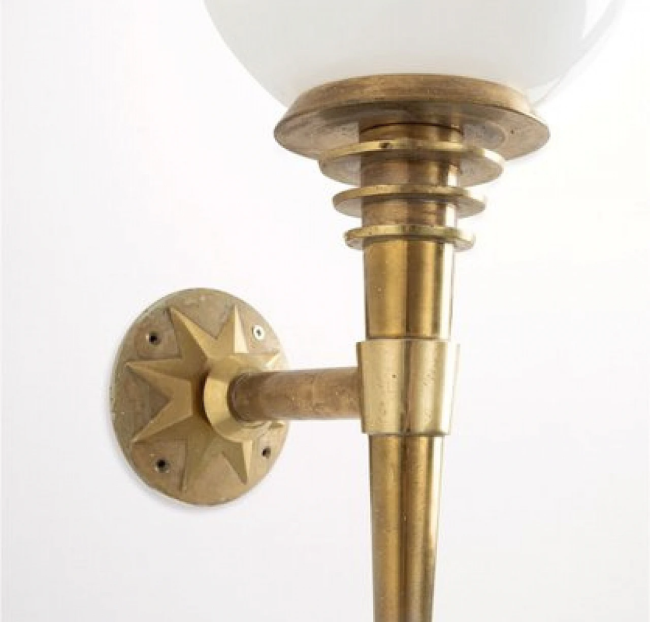 Pair of wall lights in glass & brass by Tommaso Buzzi, 1940s 2