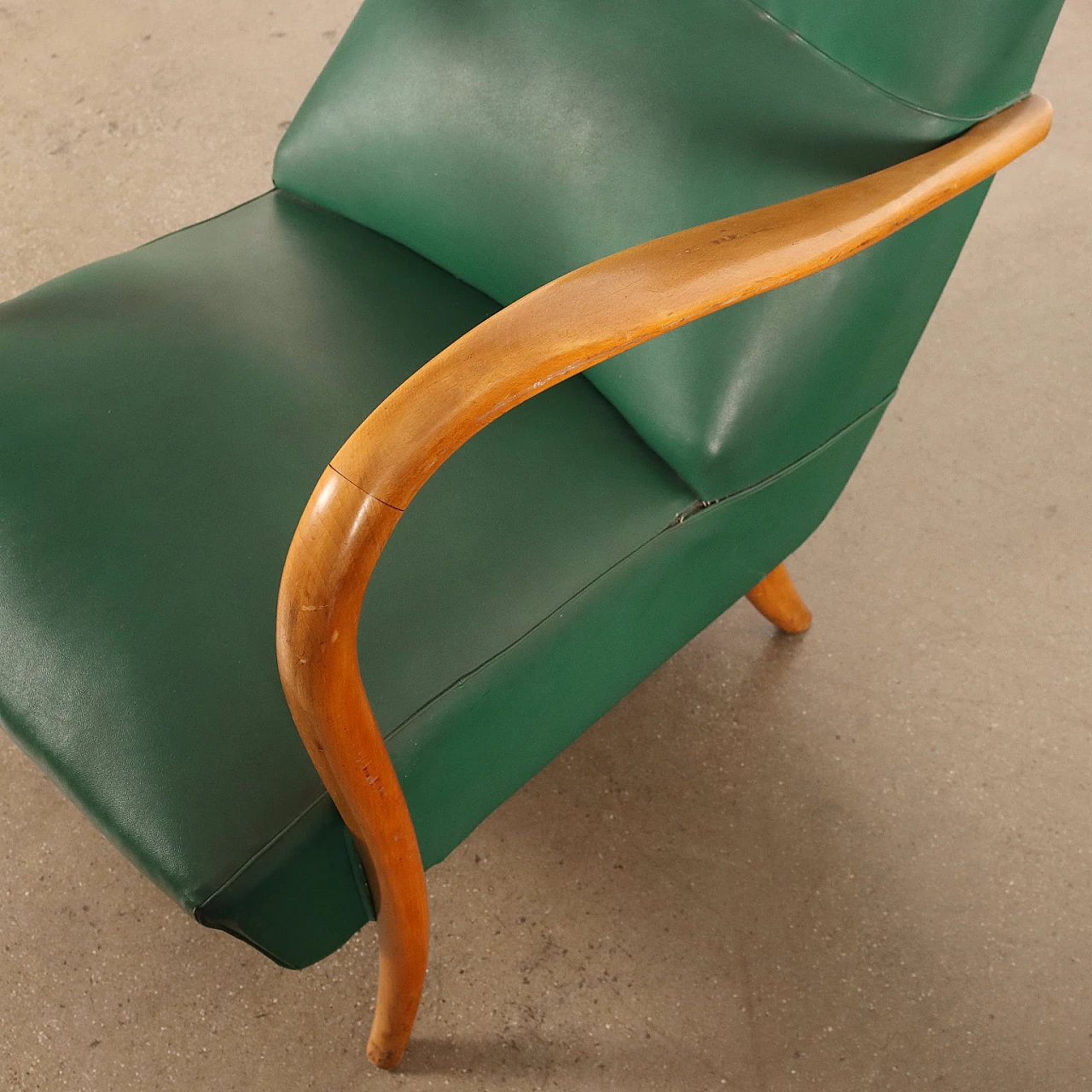 Coppia do poltrone in faggio con rivestimento in skai verde, anni '50 3