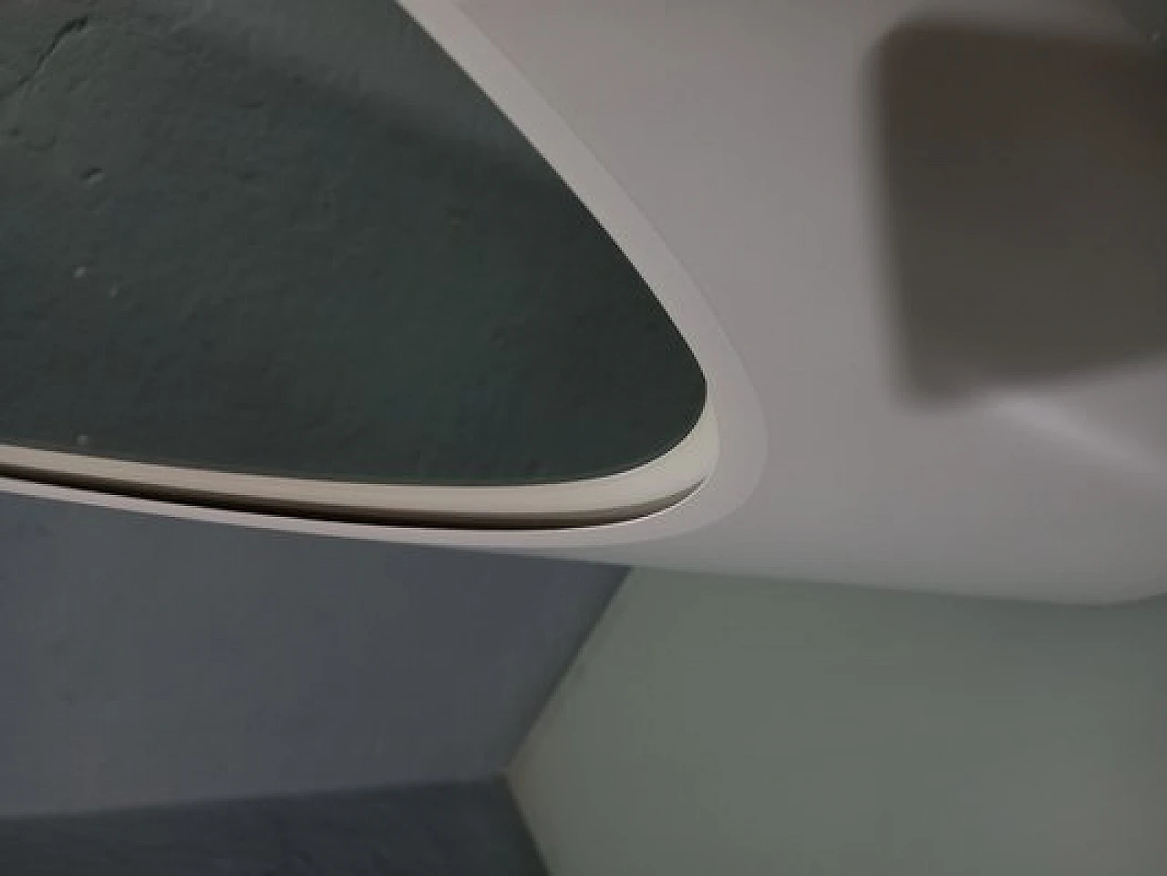 Specchio da terra Unghia in legno e pvc bianco, anni 2000 13