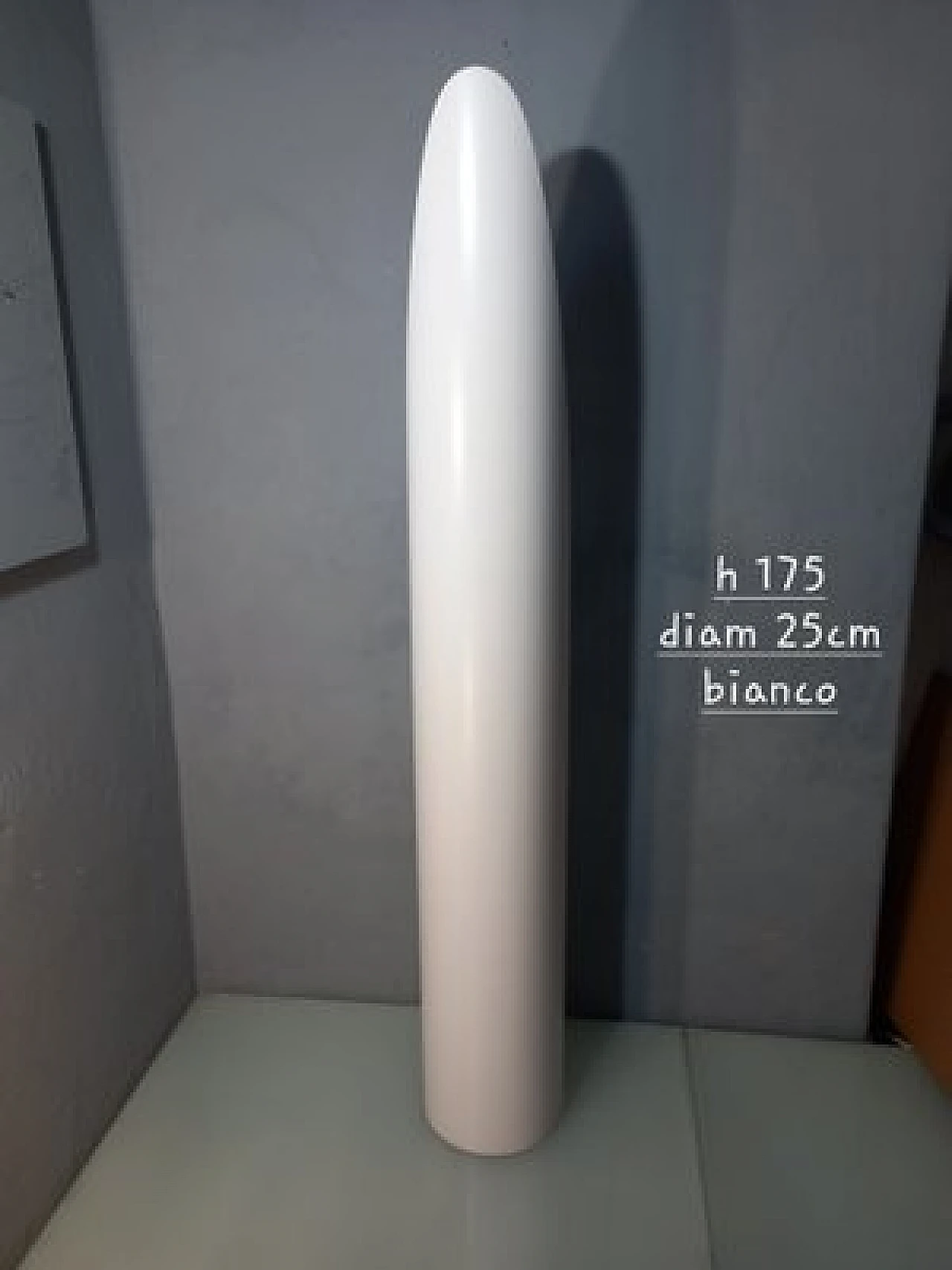 Specchio da terra Unghia in legno e pvc bianco, anni 2000 16