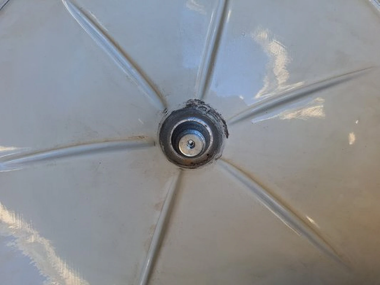 Tavolo Tulip in laminato bianco di Eero Saarinen per Knoll, anni '60 5