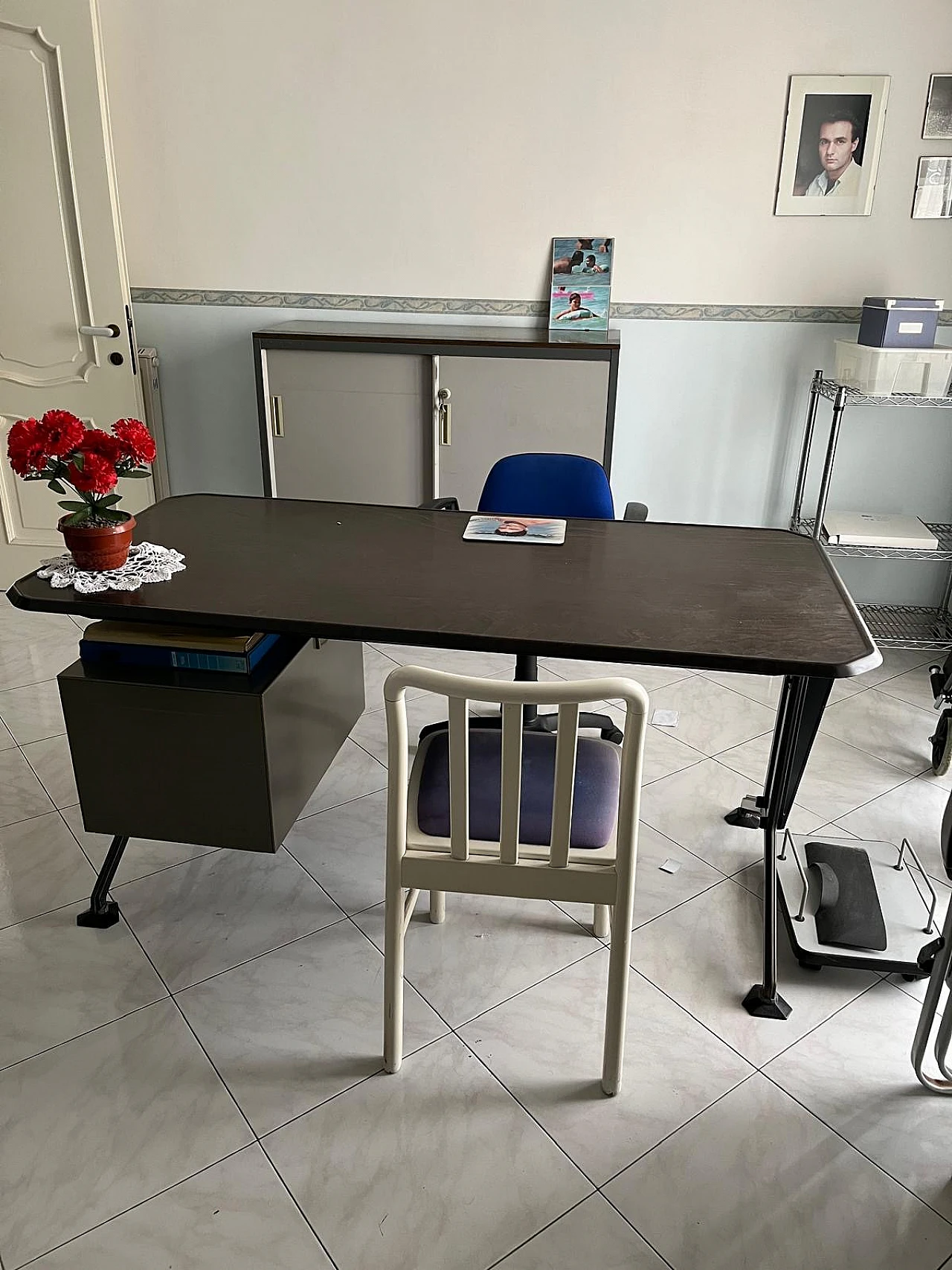 Desk with drawers by Olivetti, 1970s 1