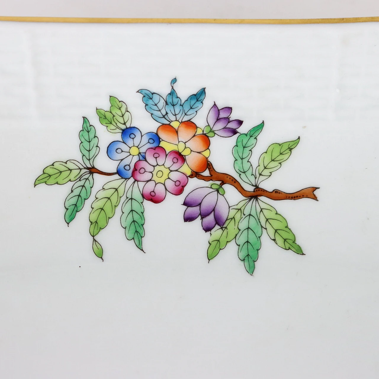 Herend Hungary porcelain centrepiece and pair of baskets 4