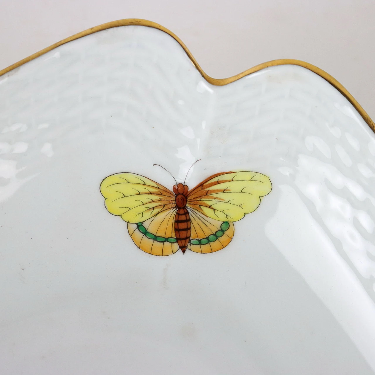 Herend Hungary porcelain centrepiece and pair of baskets 5