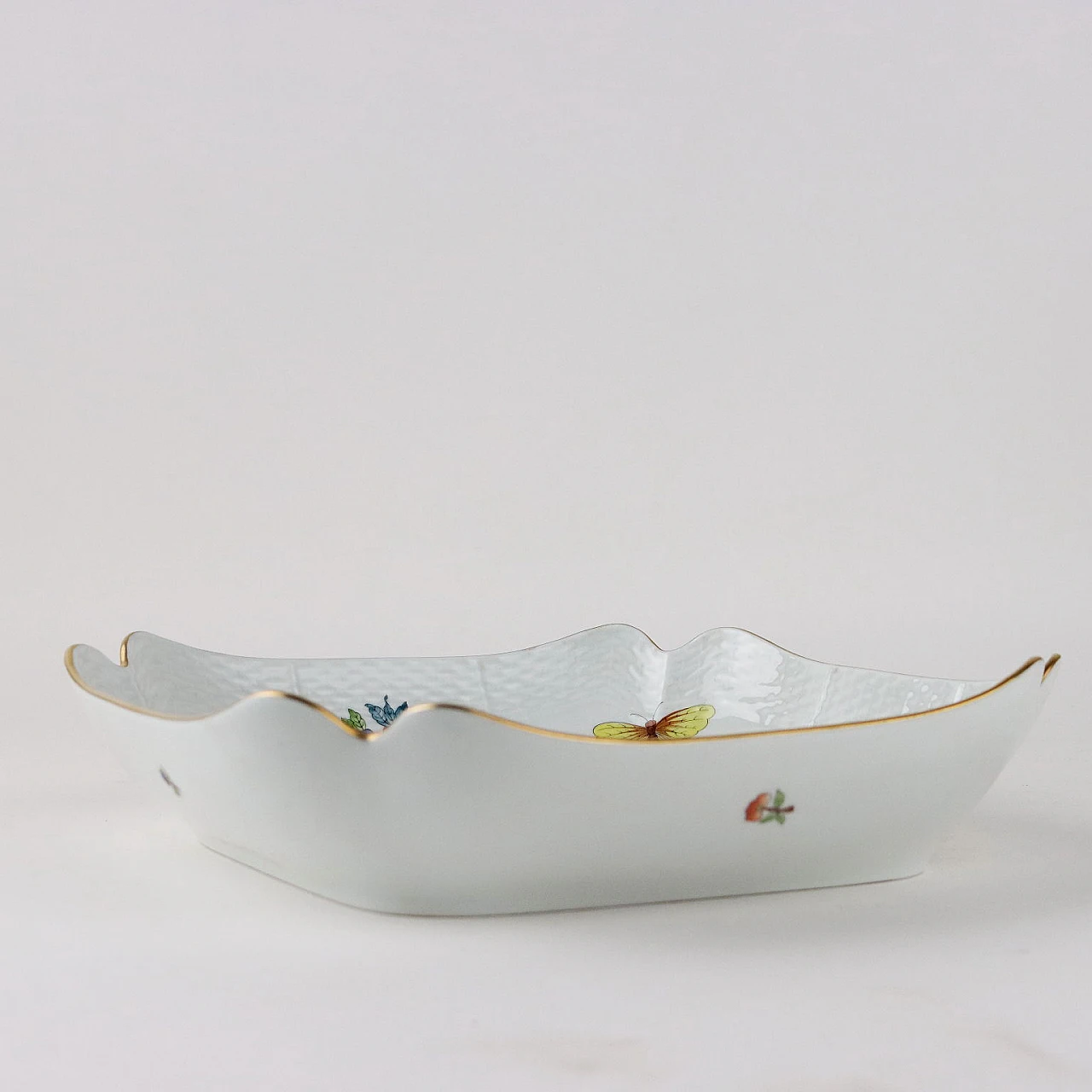 Herend Hungary porcelain centrepiece and pair of baskets 6