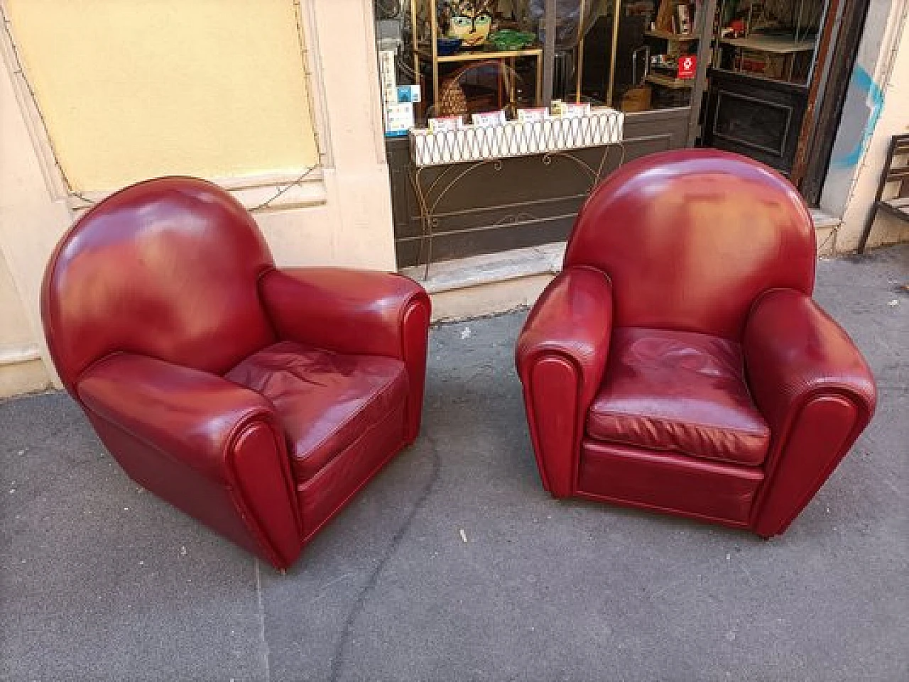 Pair of red Vanity Fair armchairs by R. Frau for Poltrona Frau, 1980s 4