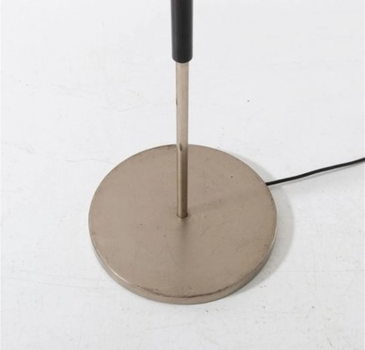 397 Floor lamp in fiberglass by Angelo Ostuni for Oluce, 1960s 2