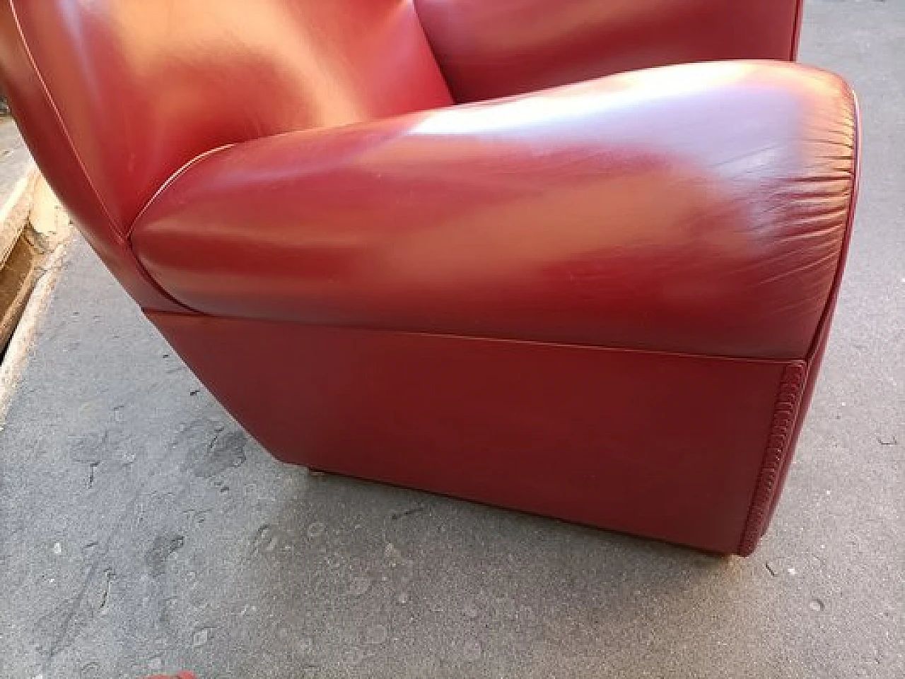 Pair of red Vanity Fair armchairs by R. Frau for Poltrona Frau, 1980s 24