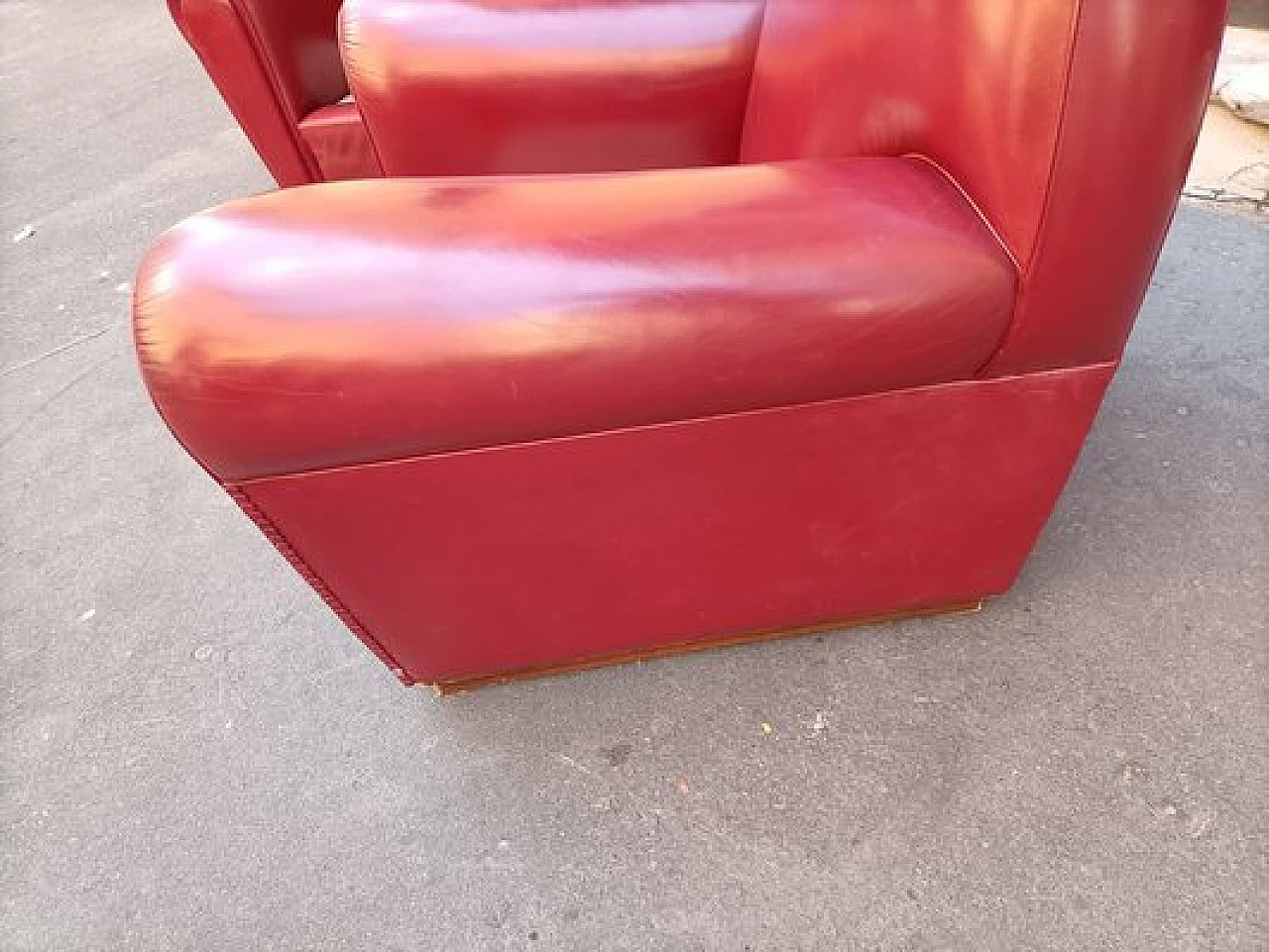 Pair of red Vanity Fair armchairs by R. Frau for Poltrona Frau, 1980s 25