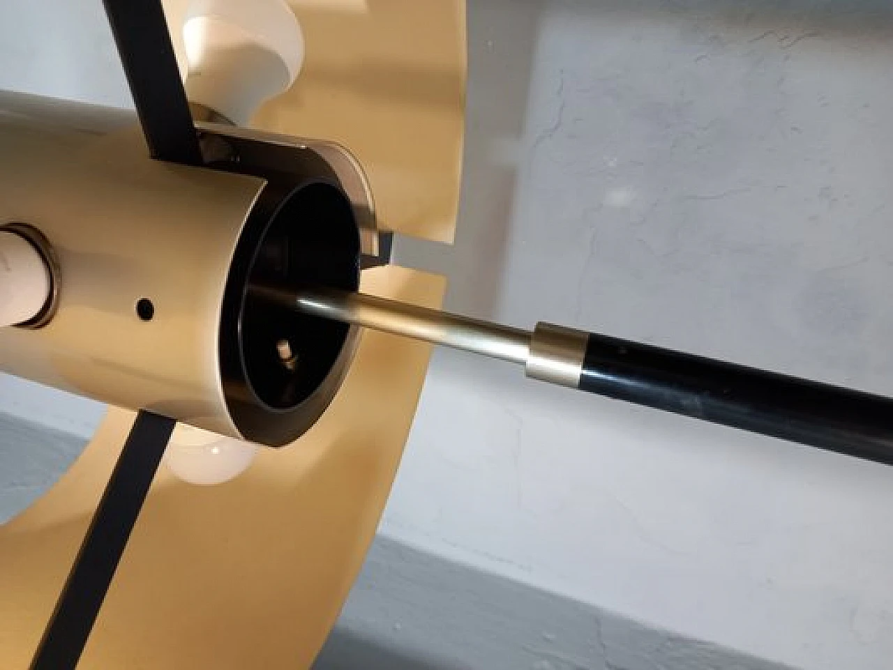 397 Floor lamp in fiberglass by Angelo Ostuni for Oluce, 1960s 13