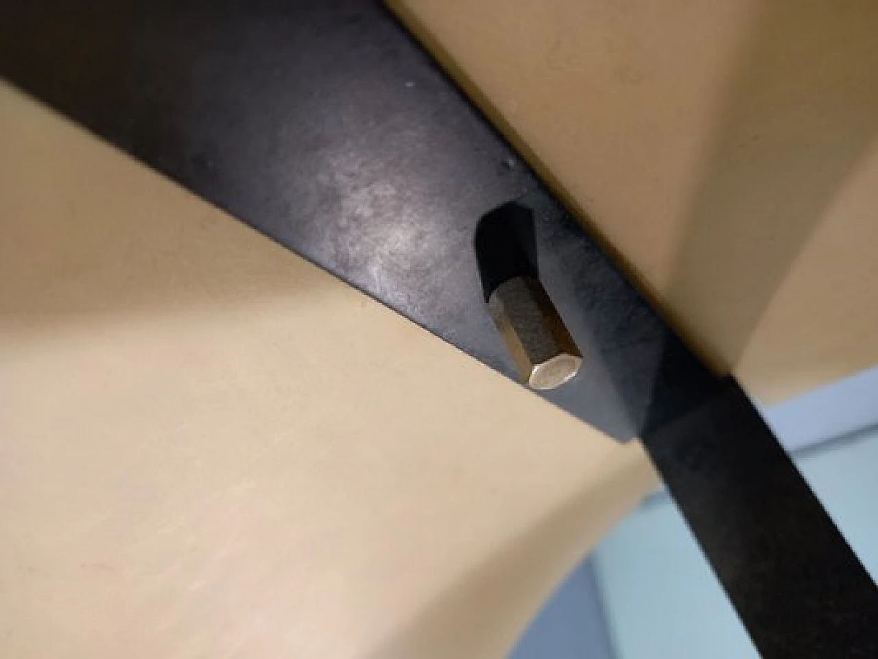 397 Floor lamp in fiberglass by Angelo Ostuni for Oluce, 1960s 14