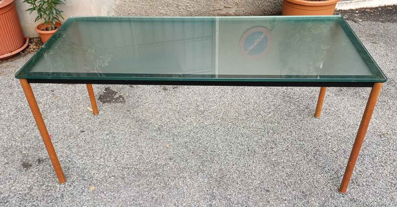 Tavolo in legno e vetro in stile Le Corbusier di Cassina, anni '80 1