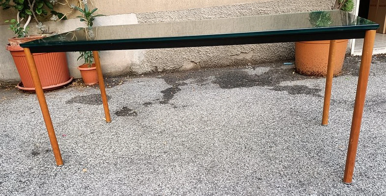 Tavolo in legno e vetro in stile Le Corbusier di Cassina, anni '80 3