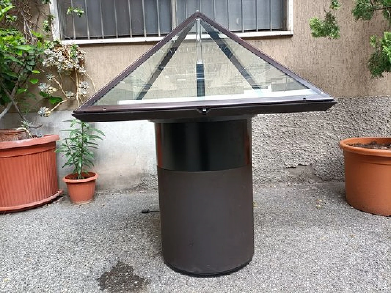 Artu opening display stand by Gino Finizio and Giancarlo Bernini, 1960 2