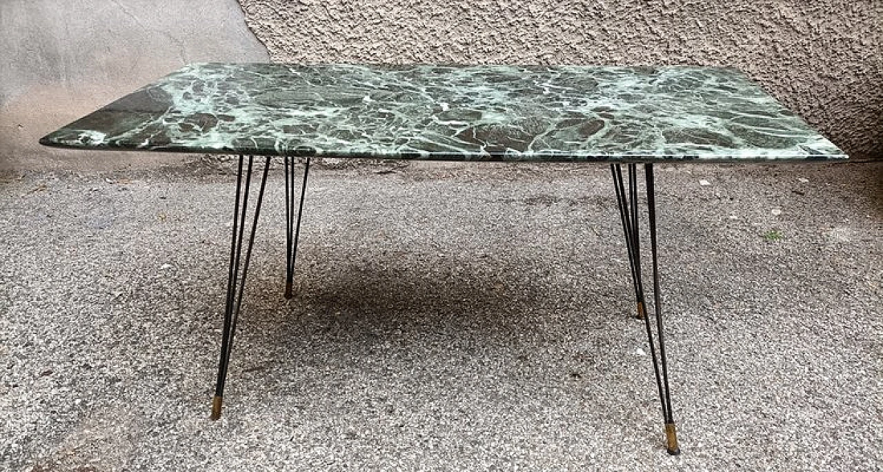 Tavolino con base in ferro con piano in marmo verde Alpi, anni '50 1