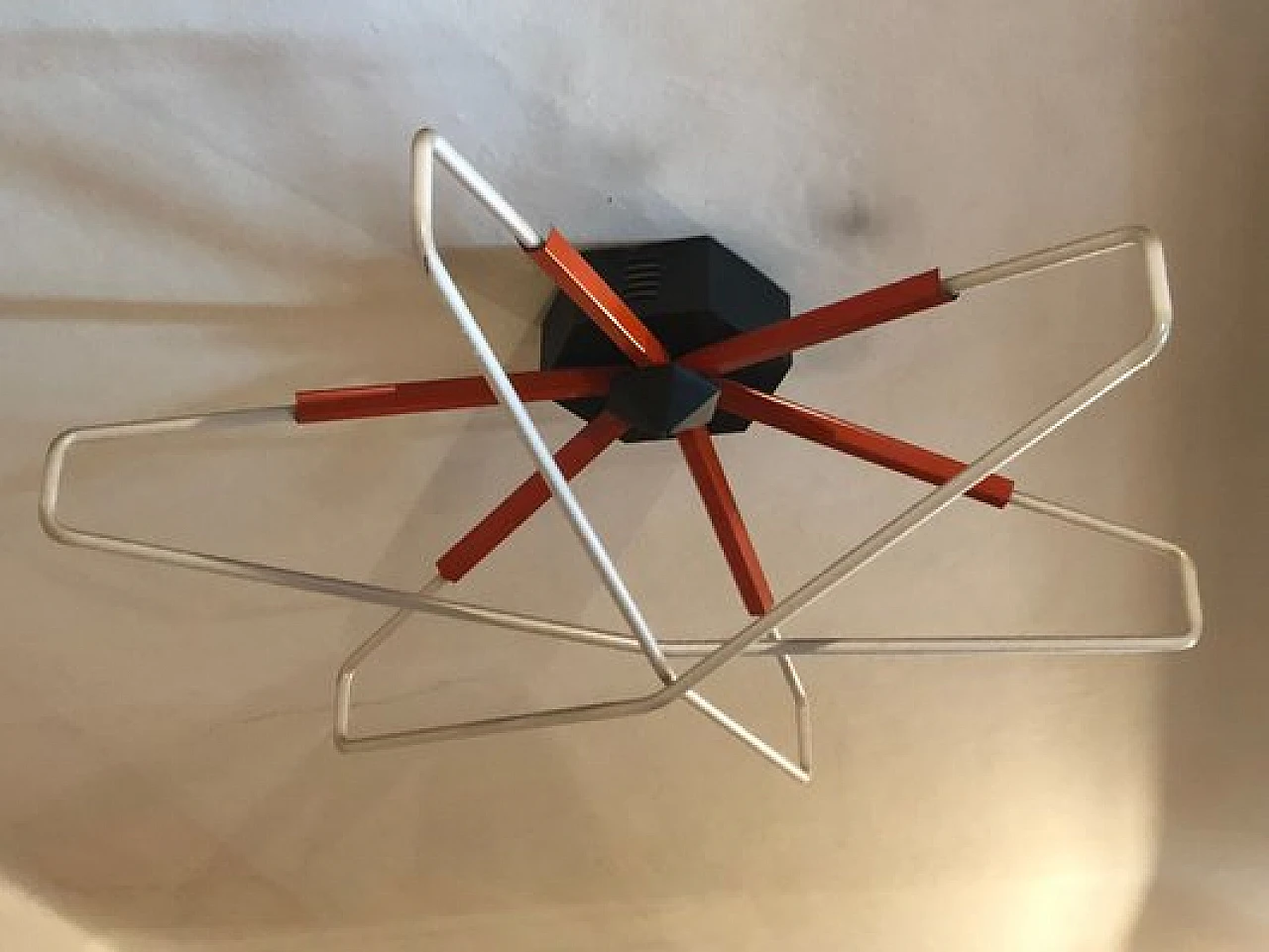 Lampadario al neon in ferro e plastica, anni '70 1