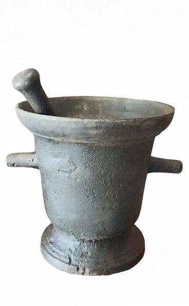 Cast iron mortar with pestle, 18th century