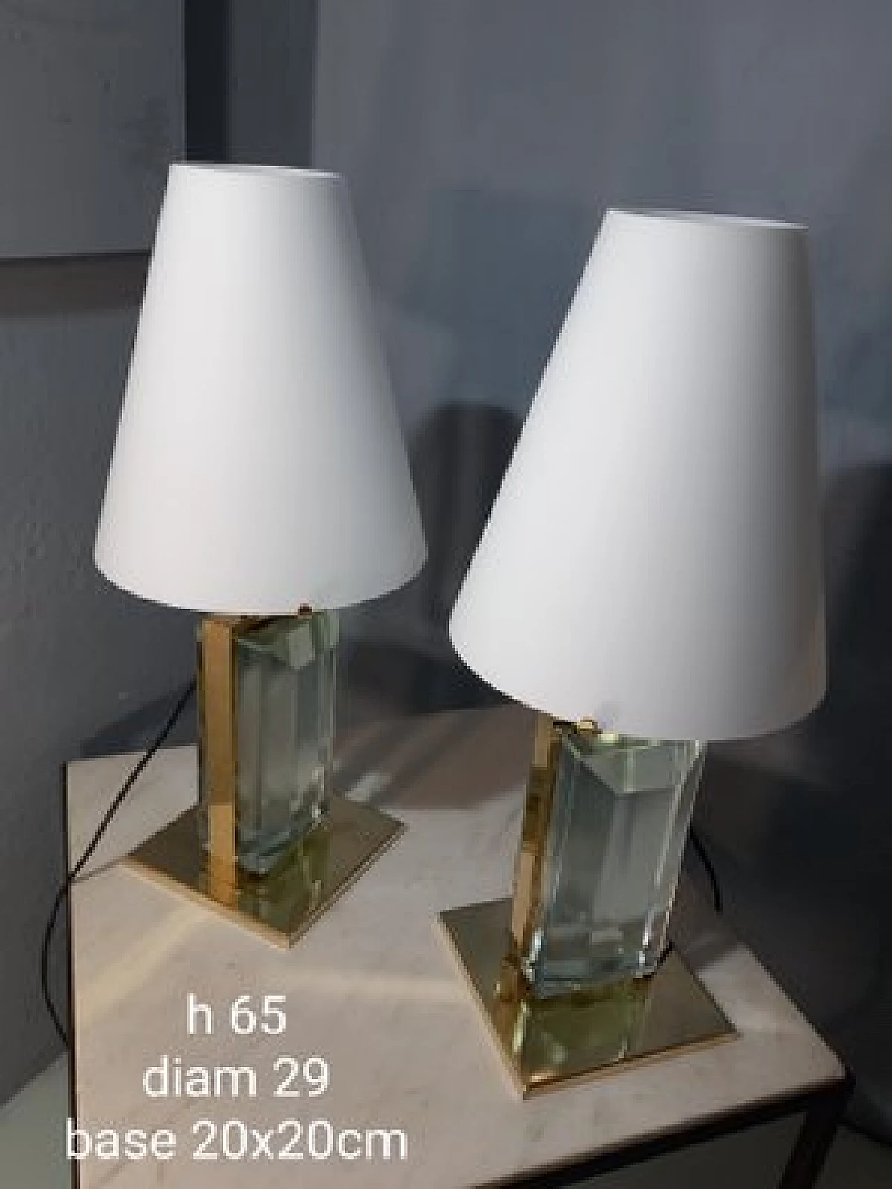 Coppia di Lampade da tavolo in vetro, tessuto ed ottone, anni 2000 1