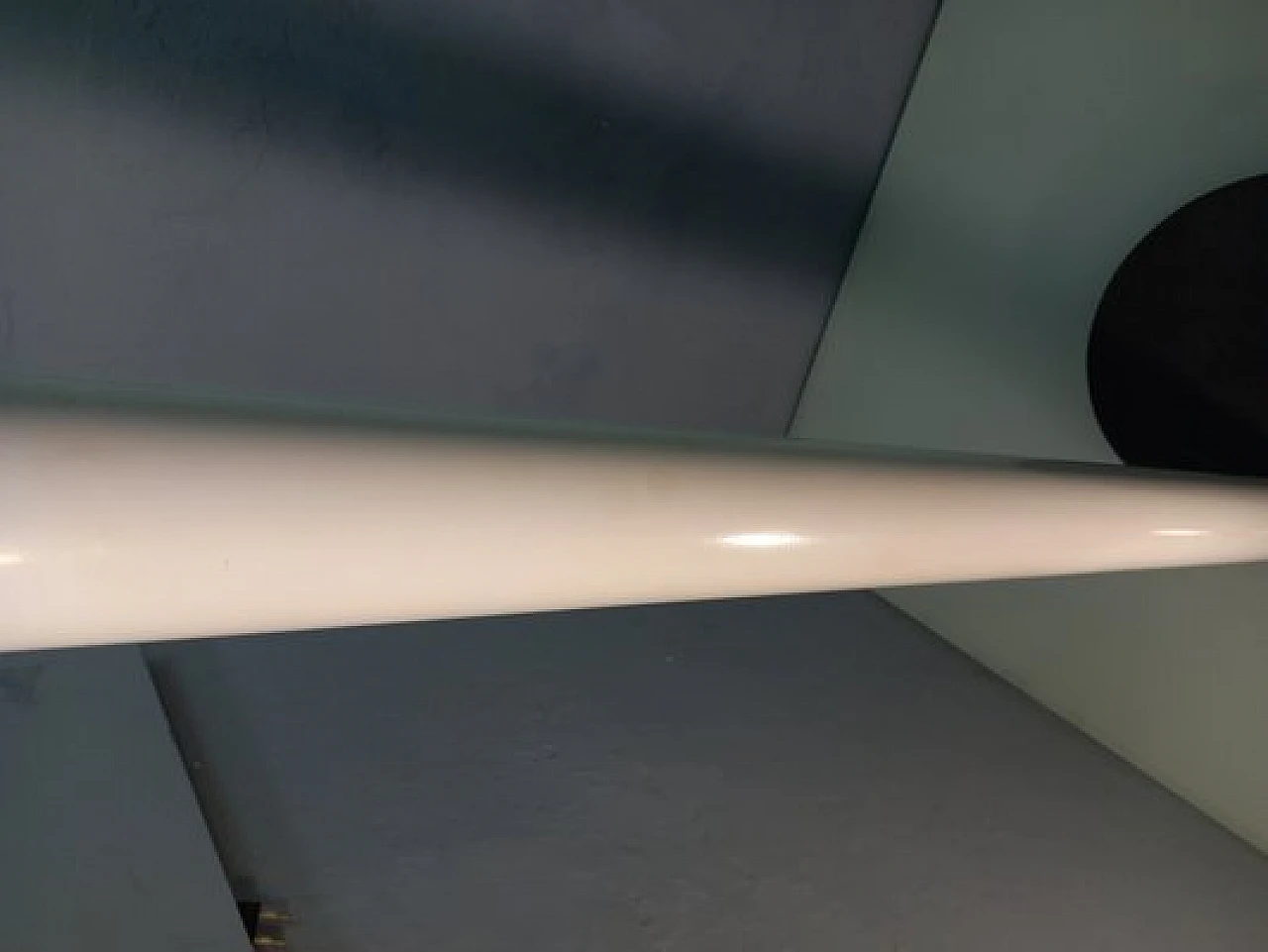 Lampada da terra al neon in ferro e vetro acrilico bianco, anni '60 11