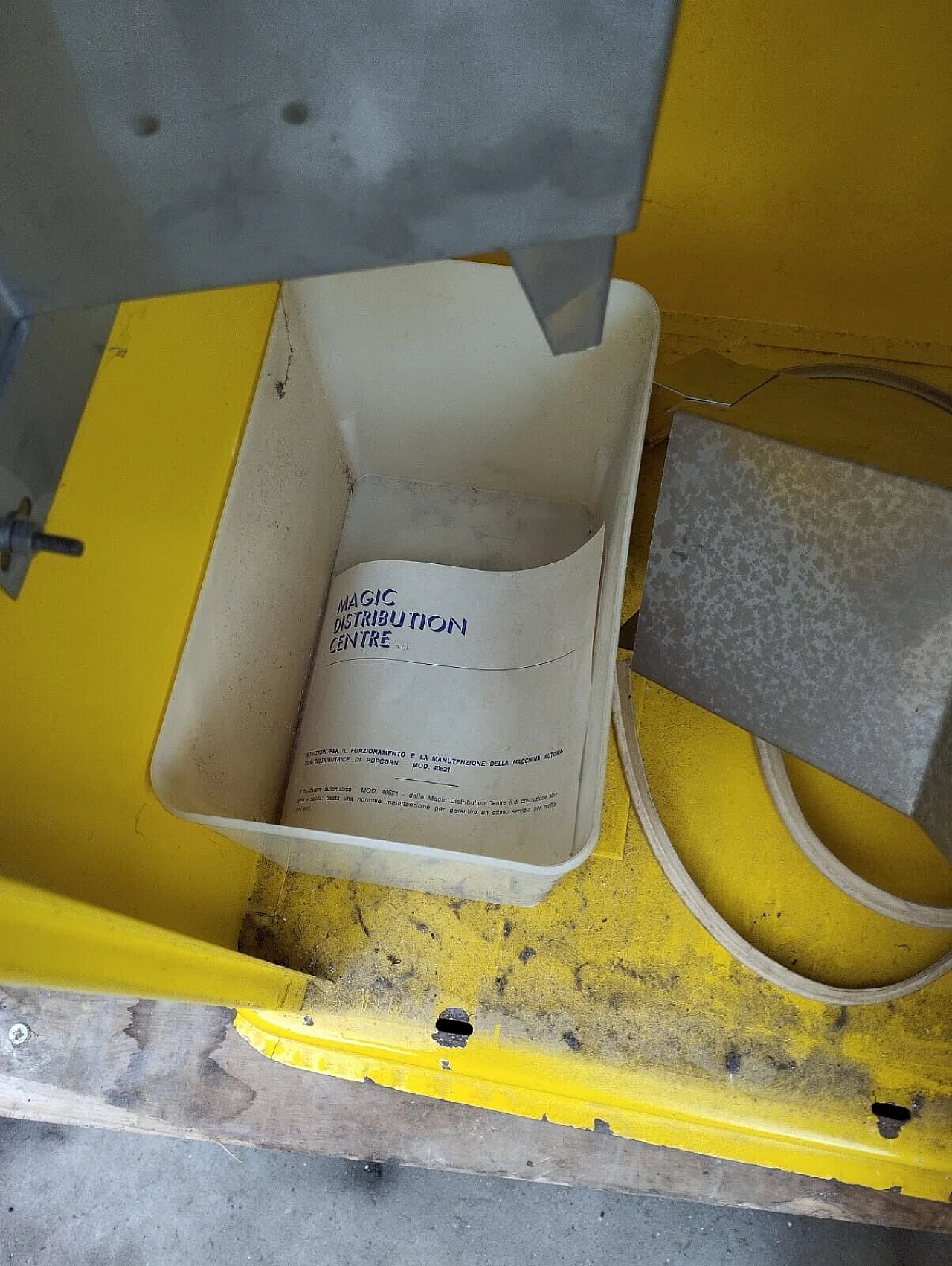 Metal and glass popcorn dispenser, 1970s 5