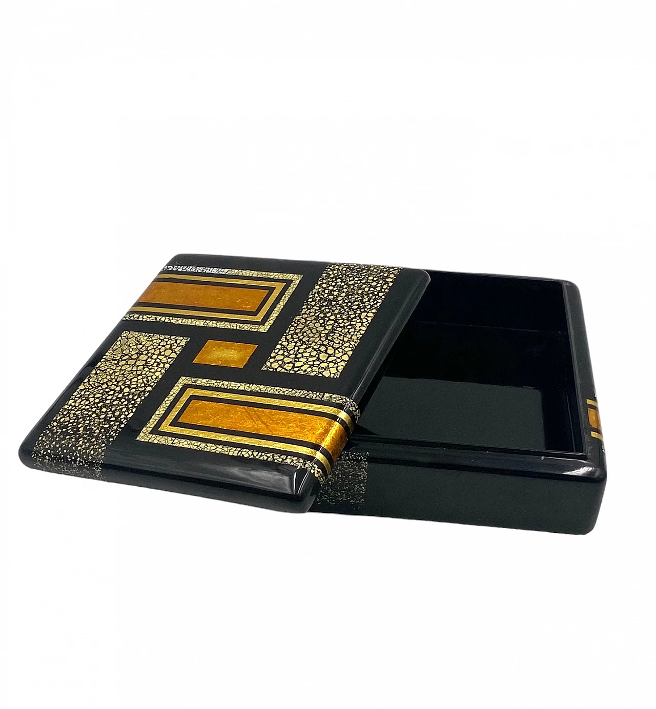 Art Deco lacquered box in the style of Jean Dunand, 1940s 25